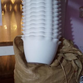 Chậu ốp tường trắng