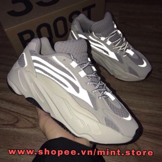 Giày sneaker yzy 700 static