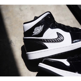 [ Chính Hãng ] Giày Air Jordan 1 Mid “ Carbon Fiber “ (DD1649 001 )