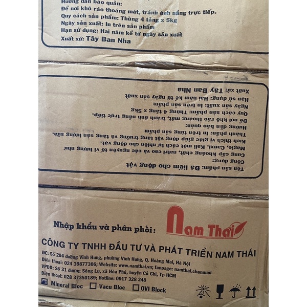 Đá liếm cho gia súc trâu, bò, dê, ngựa.