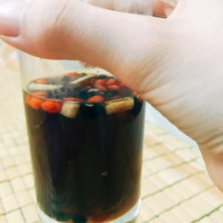 Trà thảo mộc lạc lạc