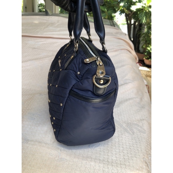 Túi chuẩn si . túi qua sử dụng .khách vui lòng xem hình nếu muốn biết thêm thông tin sản phẩm mời khách vô chat . Thanks