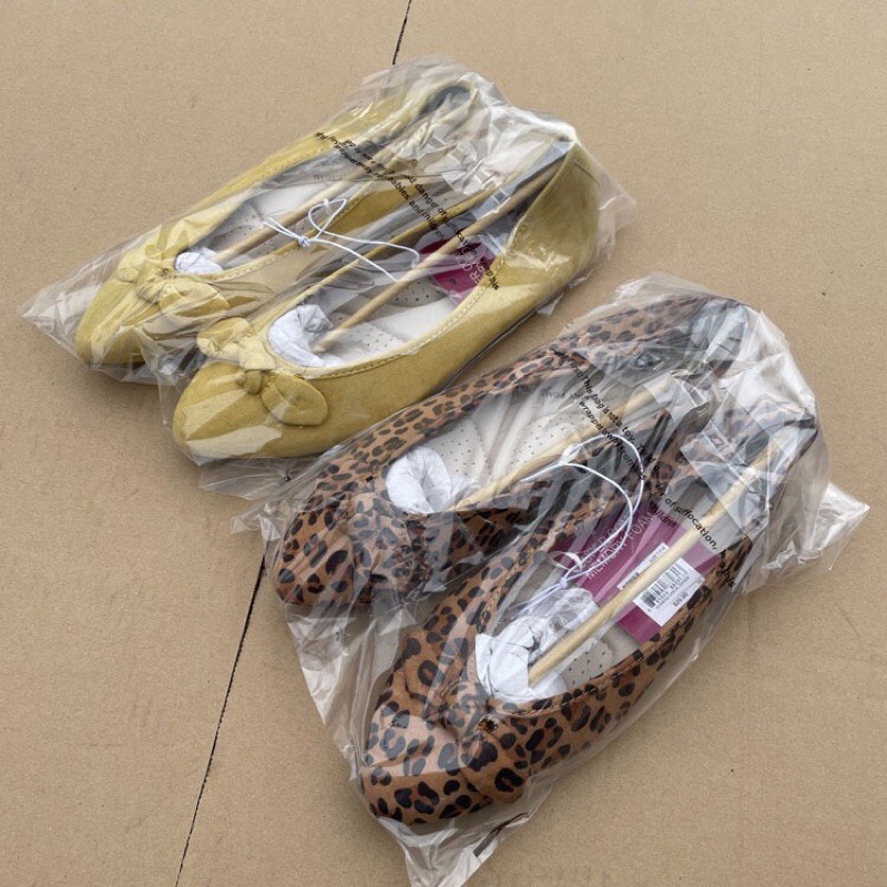 Giày búp bê da báo