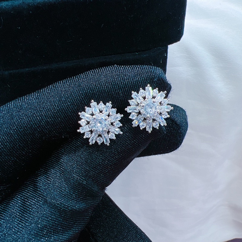 Bông tai hoa tròn xoàn Italy mạ bạch kim