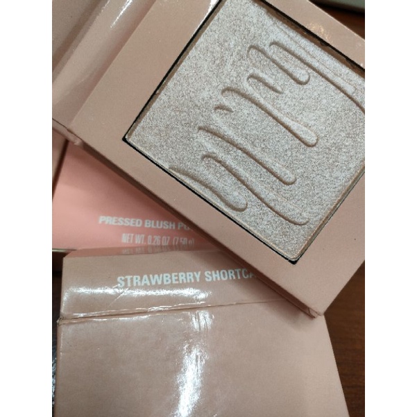 Phấn má và highlighter Kylie ❣️