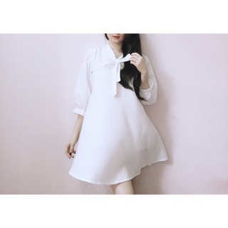 Đầm suông cột dây nơ cổ