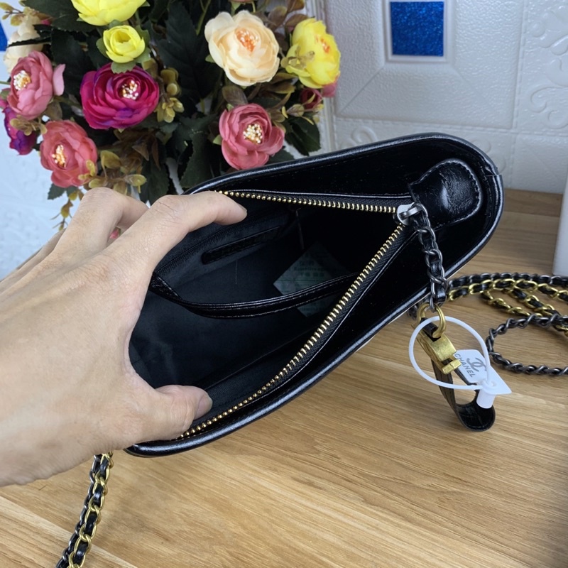 Túi xách Chanel Gabrielle màu trắng size 20cm