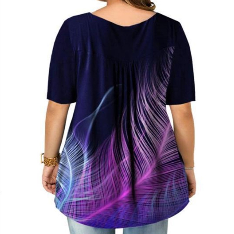 Áo Thun Tay Ngắn In Hình Lông Vũ Xếp Ly Cài Nút Màu Gradient Plus Size Cho Nữ