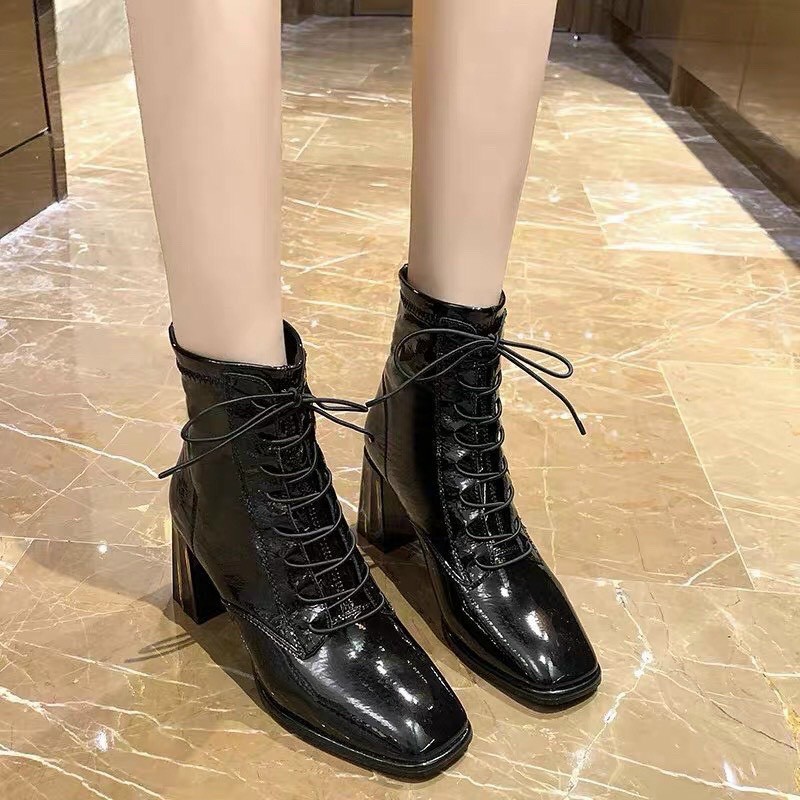 Giày boots nữ thời trang cổ lửng chất da bóng buộc dây cực xinh xắn