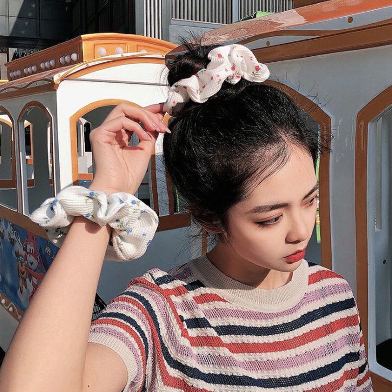 Dây buộc tóc voan co giãn cỡ lớn họa tiết quả dâu tây dễ thương