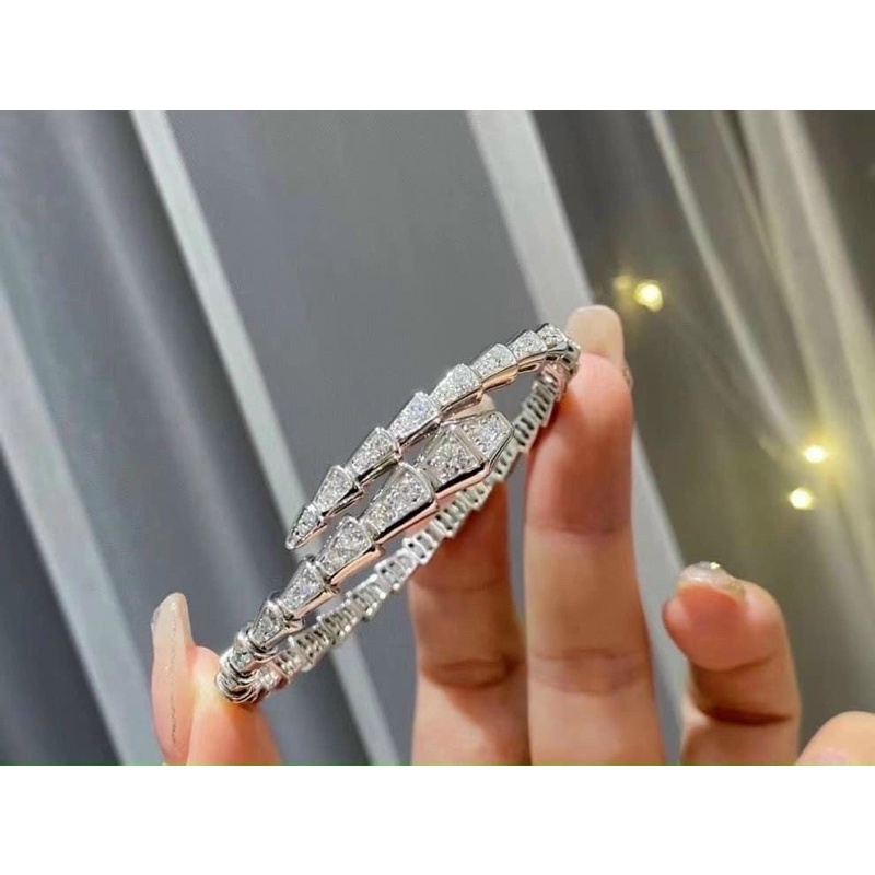 Vòng rắn sang chảnh chất liệu TiTan bền màu đính đá