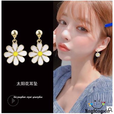 Bông Tai Hình Hoa Cúc Đơn Giản 1 Cặp Cho Nữ