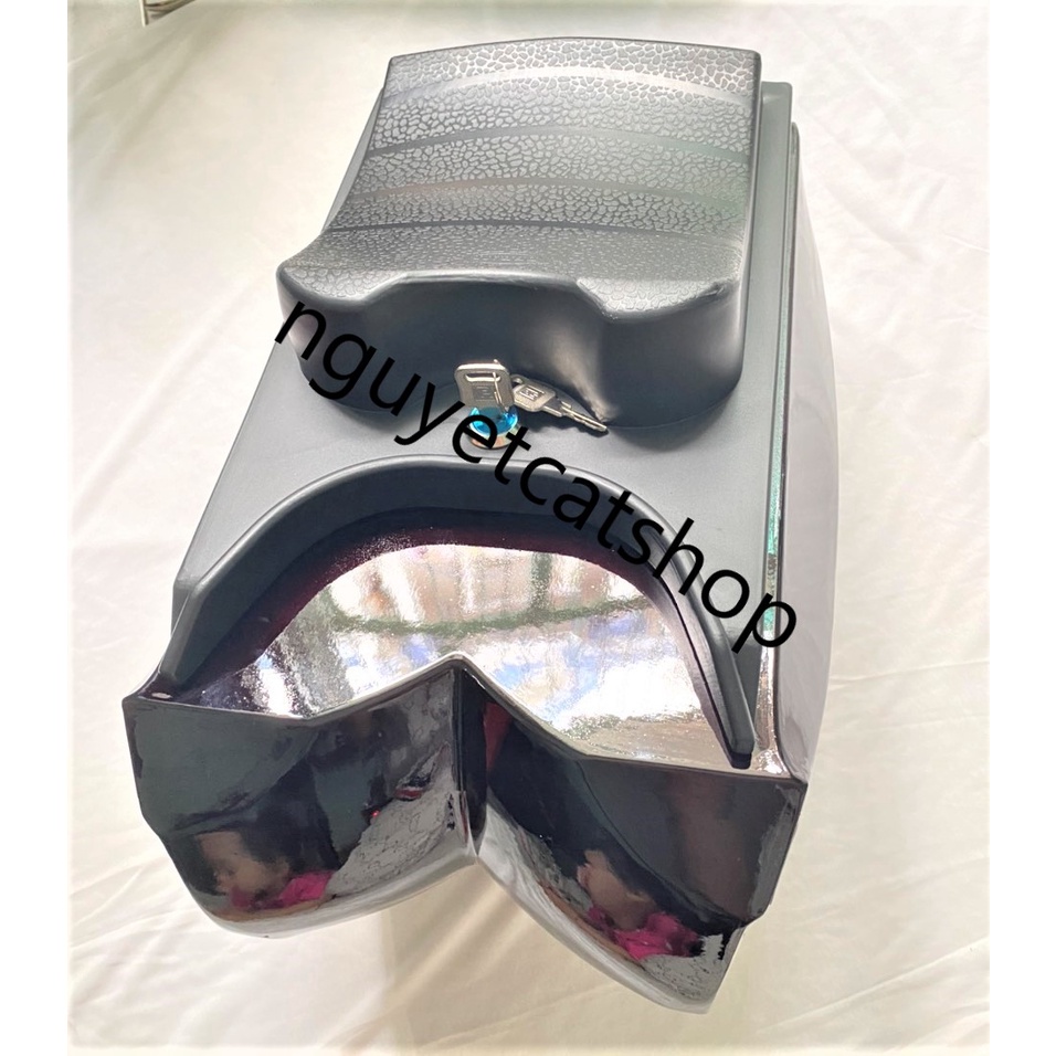 Thùng cốp giữa xe Dream