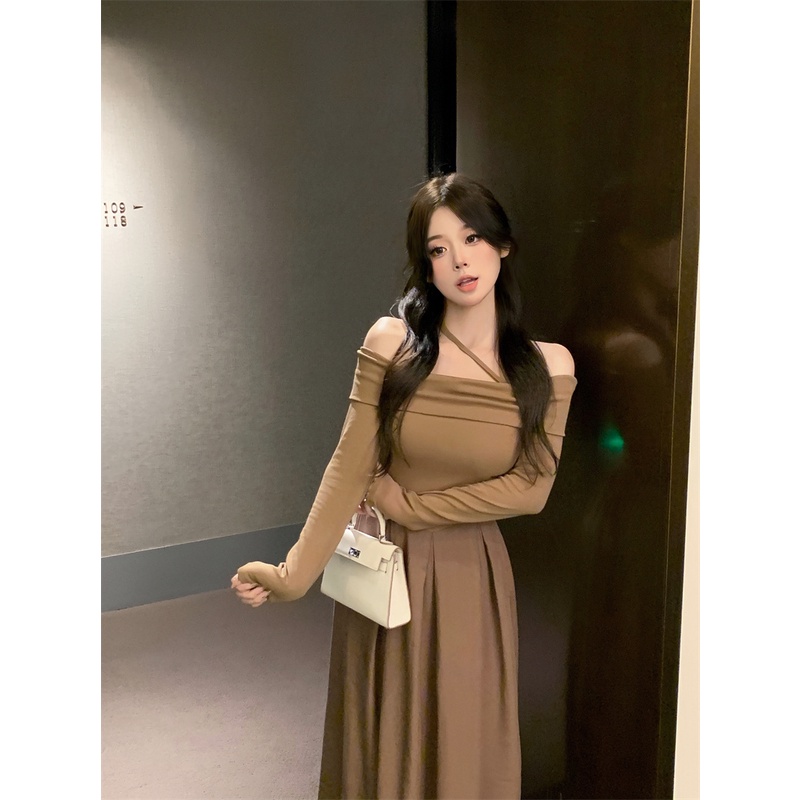 Đầm dài tay trễ vai màu đen/ nâu lạc đà phong cách Hàn Quốc dành cho nữ