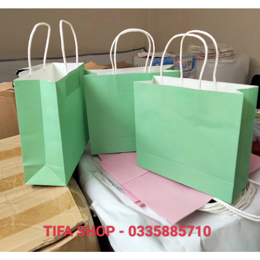 Sét 100 túi giấy kt 22x20x8cm đựng mỹ phẩm, quần áo Kraft Nhật quai xoắn cao cấp có sẵn