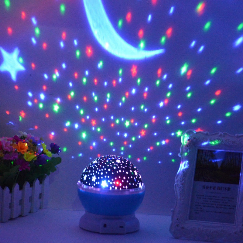 Đèn ngủ chiếu bầu trời trăng sao, đèn chụp hình sống ảo xoay tự động 360 độ nhiều chủ đề