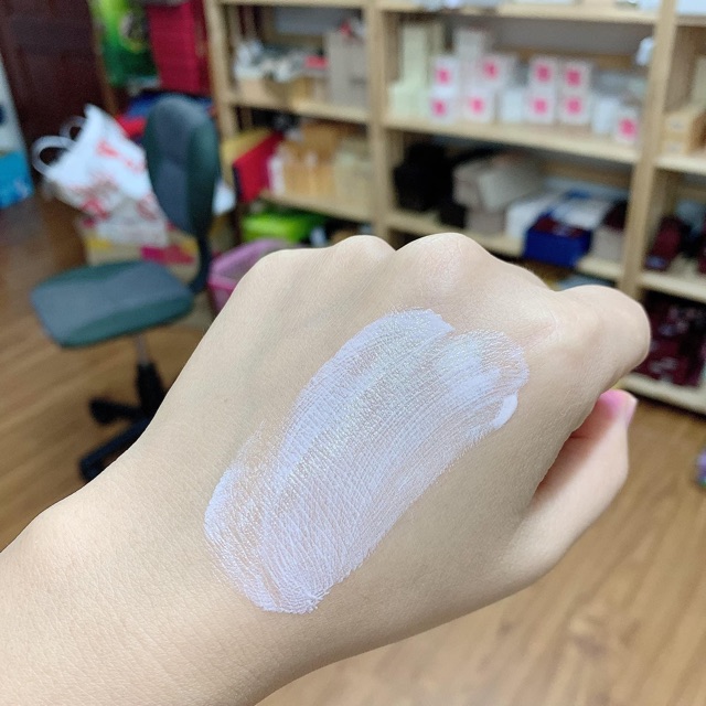 Kem chống nắng dưỡng trắng Whoo Radiant White Tone Up Sunscreen☀️CHUẨN AUTH 100%☀️nâng tone da SPF50+/PA++++ gói 1ml | BigBuy360 - bigbuy360.vn