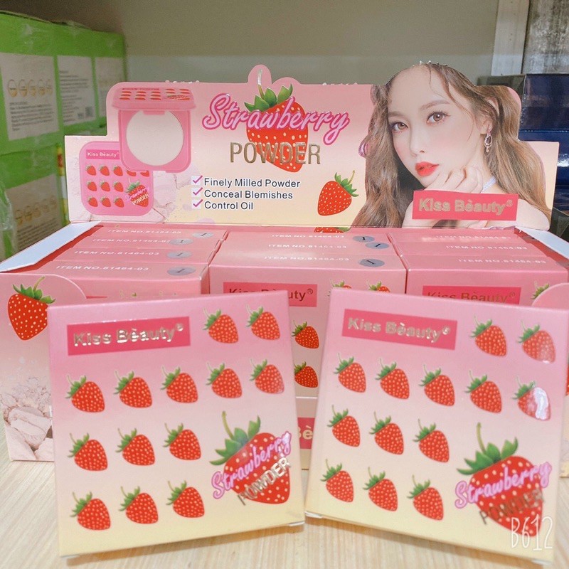 PHẤN NÉN QUẢ DÂU KÈM MÚT KISS BEAUTY | BigBuy360 - bigbuy360.vn