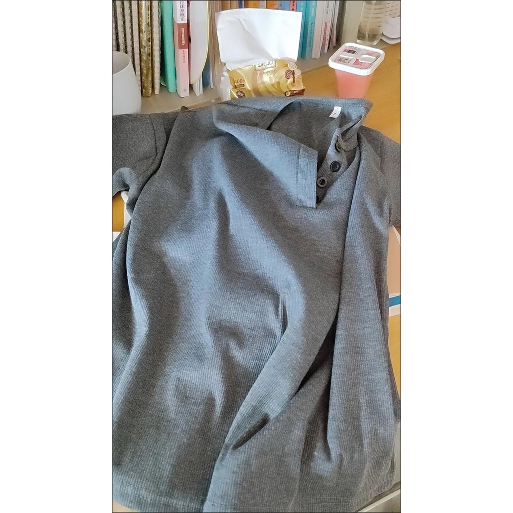 [Mã 11FASHIONSALE1 giảm 10K đơn 50K] Áo thun phông nữ tay lỡ form rộng cổ tròn đính cúc có ảnh thật | BigBuy360 - bigbuy360.vn