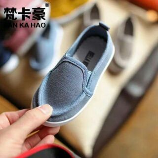Giày lười cho bé trai và gái