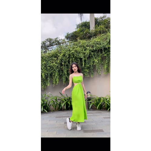 Váy maxi khoét eo đi biển hàng may thiết kế