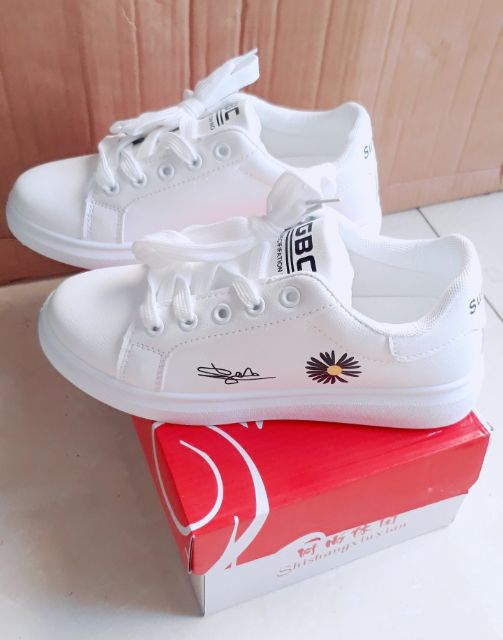 [Mã FAMAYWA2 giảm 10k đơn từ 50k] Giày Thể Thao Trắng Hoa Cúc Chữ Ký phun Hôp_FREEESHIP | BigBuy360 - bigbuy360.vn