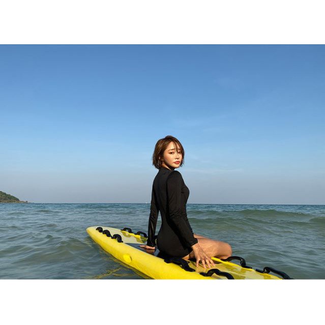 Đồ bơi tay dài liền mảnh chống nắng Hàn Quốc màu đen kiểu đơn giản, cá tính
