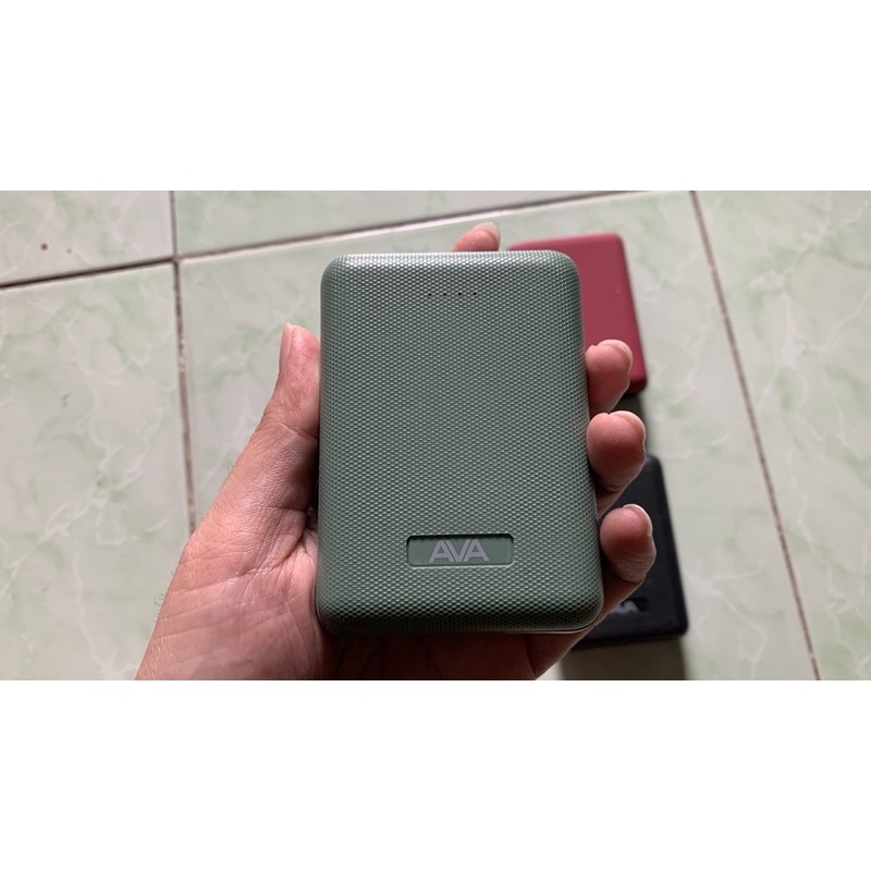 Pin sạc dự phòng AVA PA W11 nhỏ gọn, dung lượng 10000mah.