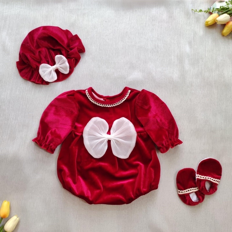 Set bộ body đỏ đính nơ dễ thương chất nhung mềm mịn cho bé gái tặng mũ và vớ