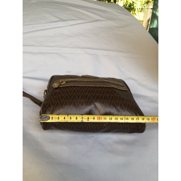 Túi ví chuẩn si. Túi ví qua sử dụng. Khách vui lòng xem hình nếu muốn biết thêm thông tin sản phẩm mời khách vô chat nhé