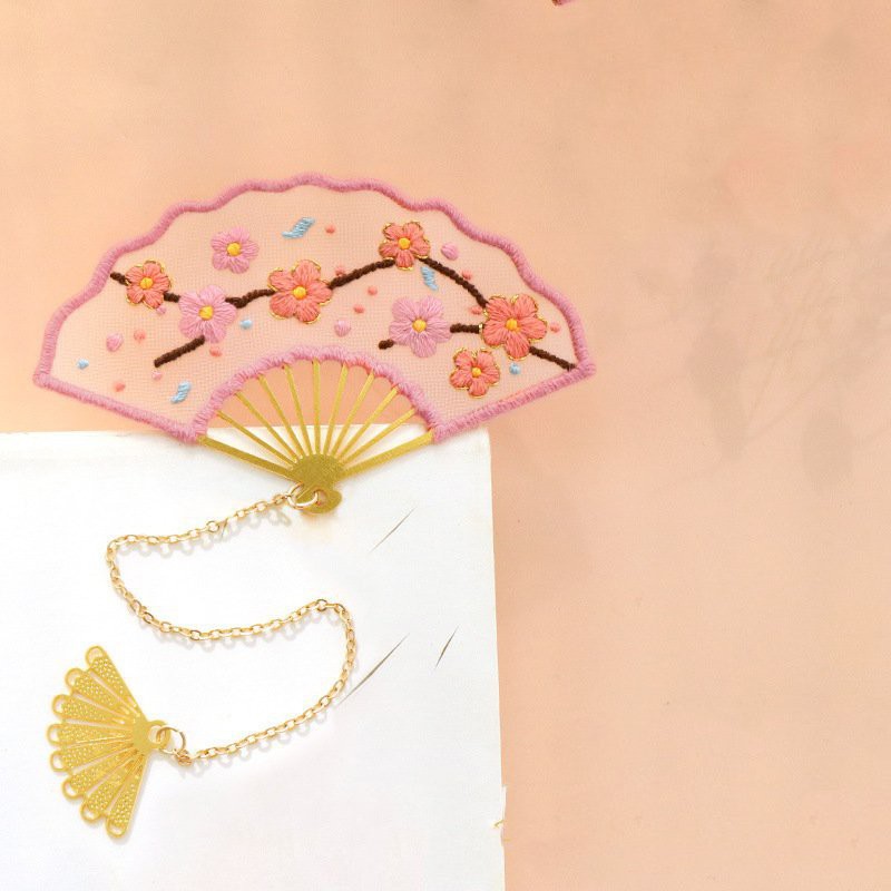 Bookmark kim loại TỰ THÊU hình QUẠT XẾP - BÌNH PHONG handmade phong cách cổ trang kẹp sách độc đáo