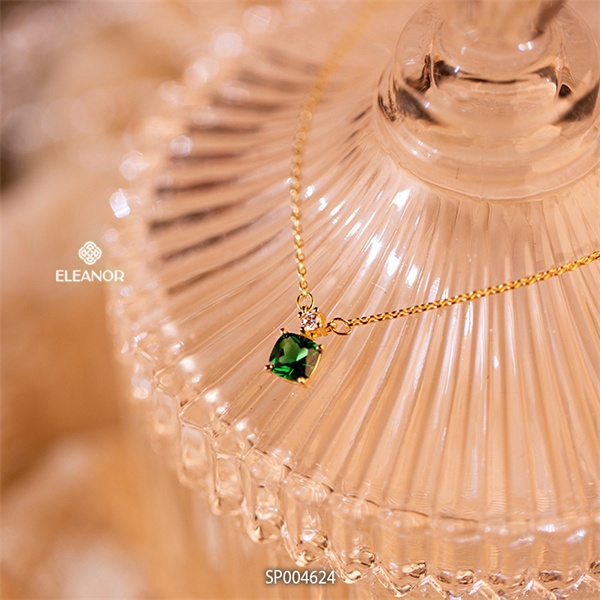 Dây chuyền nữ Eleanor Accessories mặt đính đá xanh sợi mảnh phụ kiện trang sức sang trọng