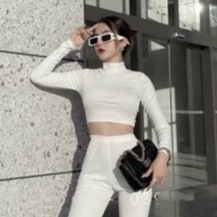 Áo croptop cổ 3 phân dáng basic