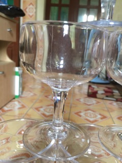 Ly kem mêka trong suốt