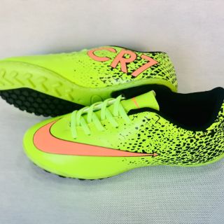 GIÀY ĐÁ BÓNG TRẺ EM CR7