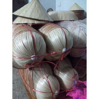 Mũ đan bằng lá