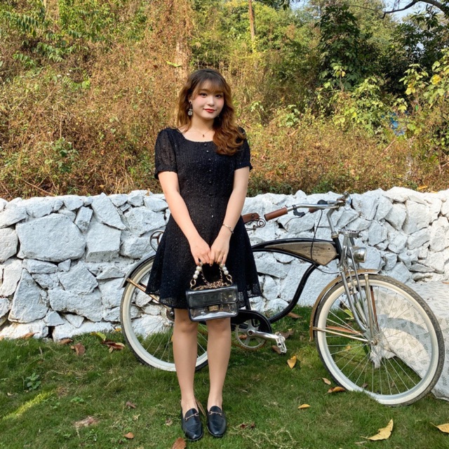 Đầm xoè cổ chữ U màu đen kim sa cao cấp size 75-95kg
