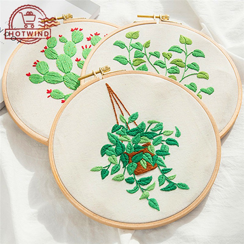 Bộ dụng cụ và cườm dùng để đính tranh thủ công họa tiết lá cây trang nhã
