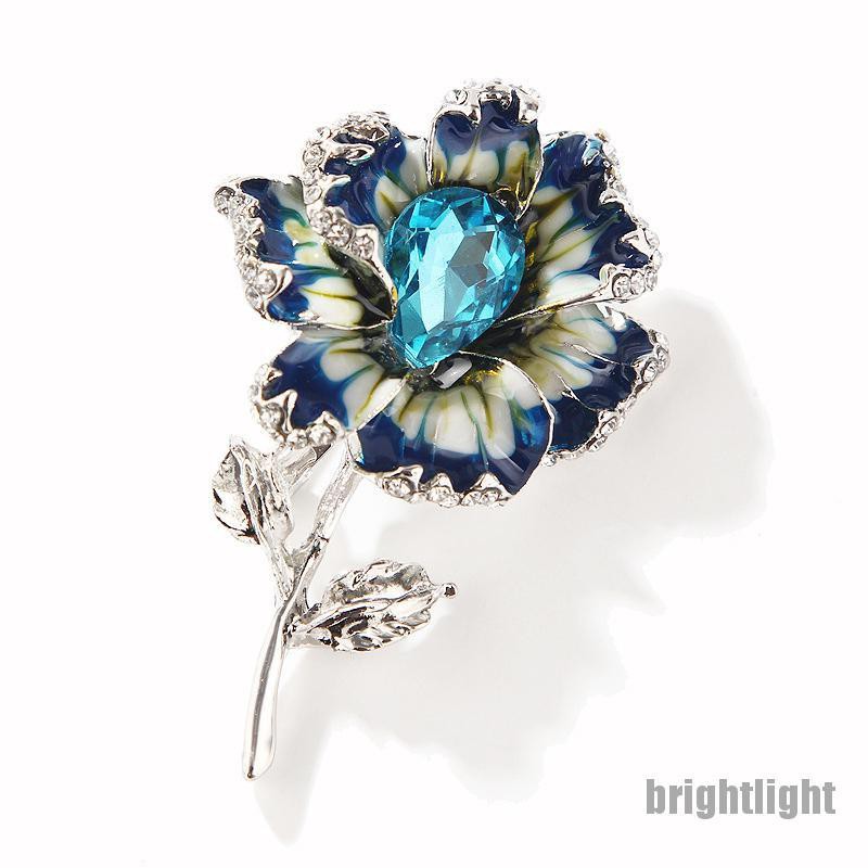 Trâm Cài Áo Hoa Sang Trọng Với