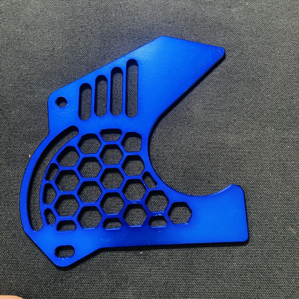 NẮP CHE NHÔNG XE MÁY, CHE NHÔNG NHÔM CNC NGUYÊN KHỐI GẮN XE EXCITER 155 MẪU MÃ ĐỘC ĐÁO