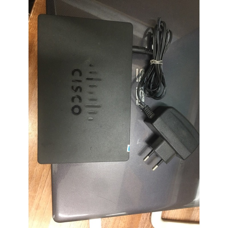 Bộ chia mạng (switch) 8 cổng Cisco SG95D-08 Gigabit 10/100/1000