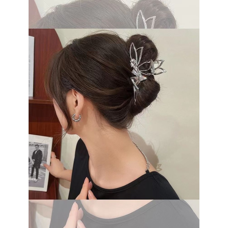 Kẹp Tóc Hình Cá Mập Bằng Kim Loại Màu Bạc Sang Trọng