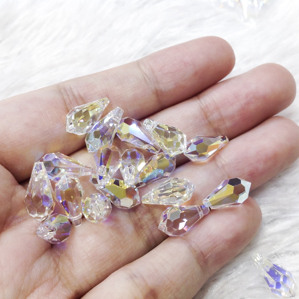 Hạt đá pha lê giọt nước hình kim cương trắng ánh 7 màu trong vắt lấp lánh dùng làm trang sức dây chuyền