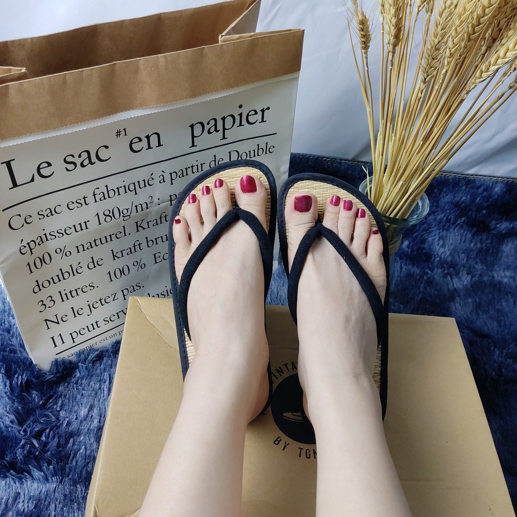 Dép cói chiếu nhẹ êm chân đi thoải mái trong văn phòng ở nhà