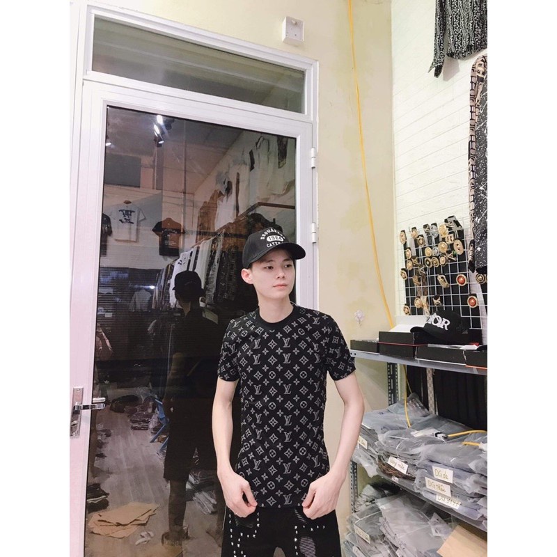 Áo Thun Cổ Tròn Lờ Vờ In Chìm Logo Mùa Hè Chất Cotton