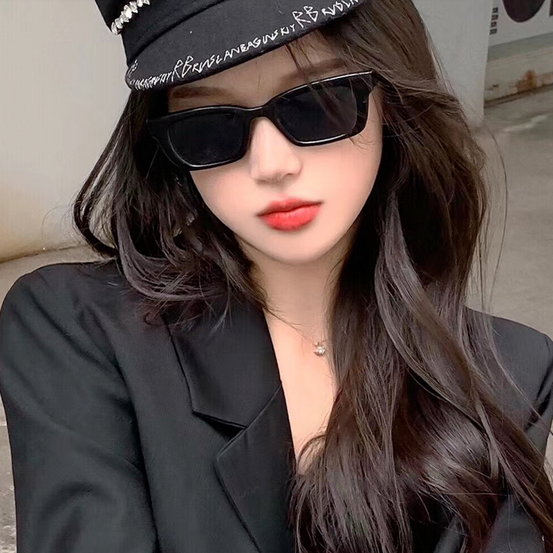 Kính Mát Mắt Mèo Đen Chống Tia UV400 Thời Trang Cho Nữ