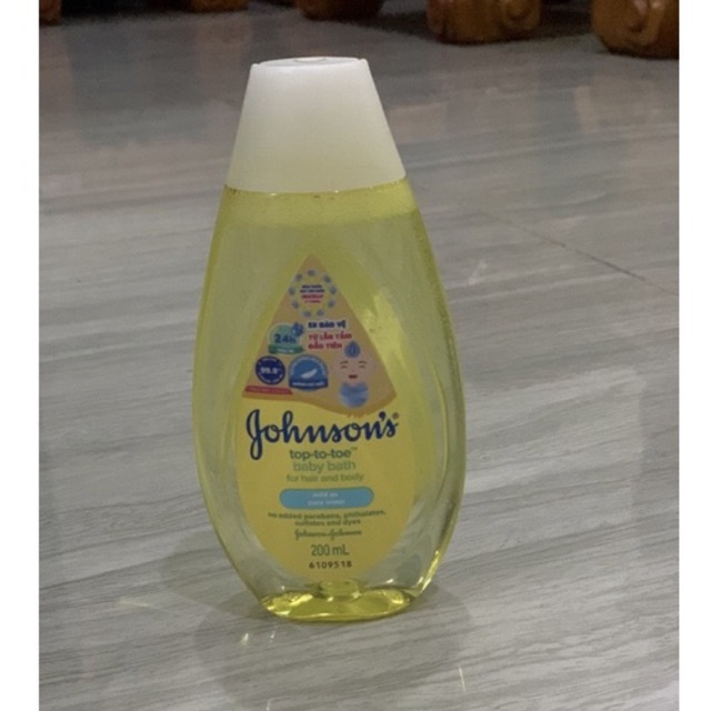 Sữa tắm gội toàn thân Johnson's 200ml