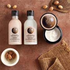 Dầu Gội Xả Ủ Bơ Hạt Mỡ SHEA BUTTER RICHLY REPLENISHING SHAMPOO 250ML THE BODY SHOP
