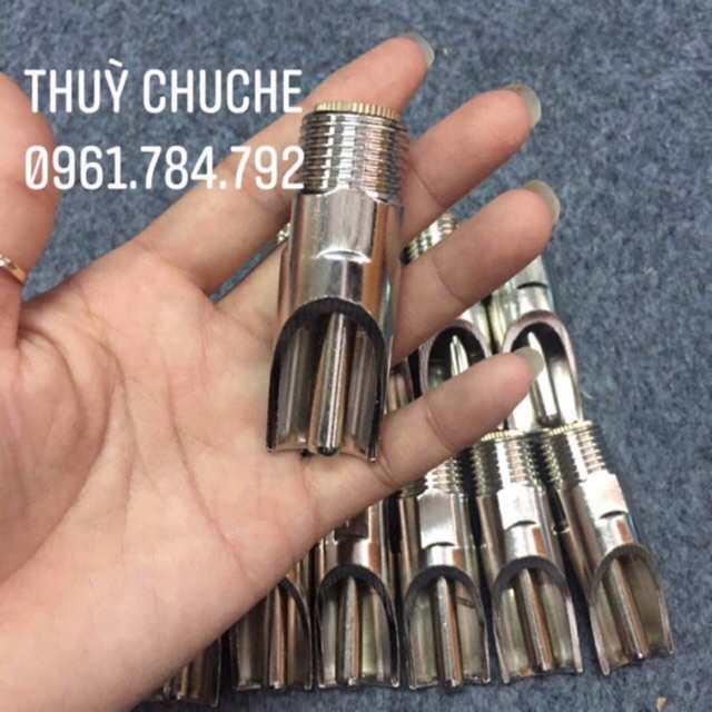núm uống nước cho heo