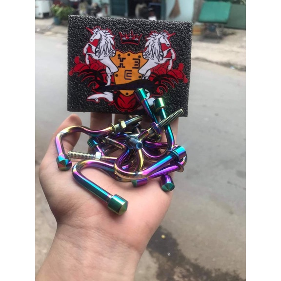 [Rẻ vô địch ] 1 CHIẾC MÓC CÁ HEO GẮN XE